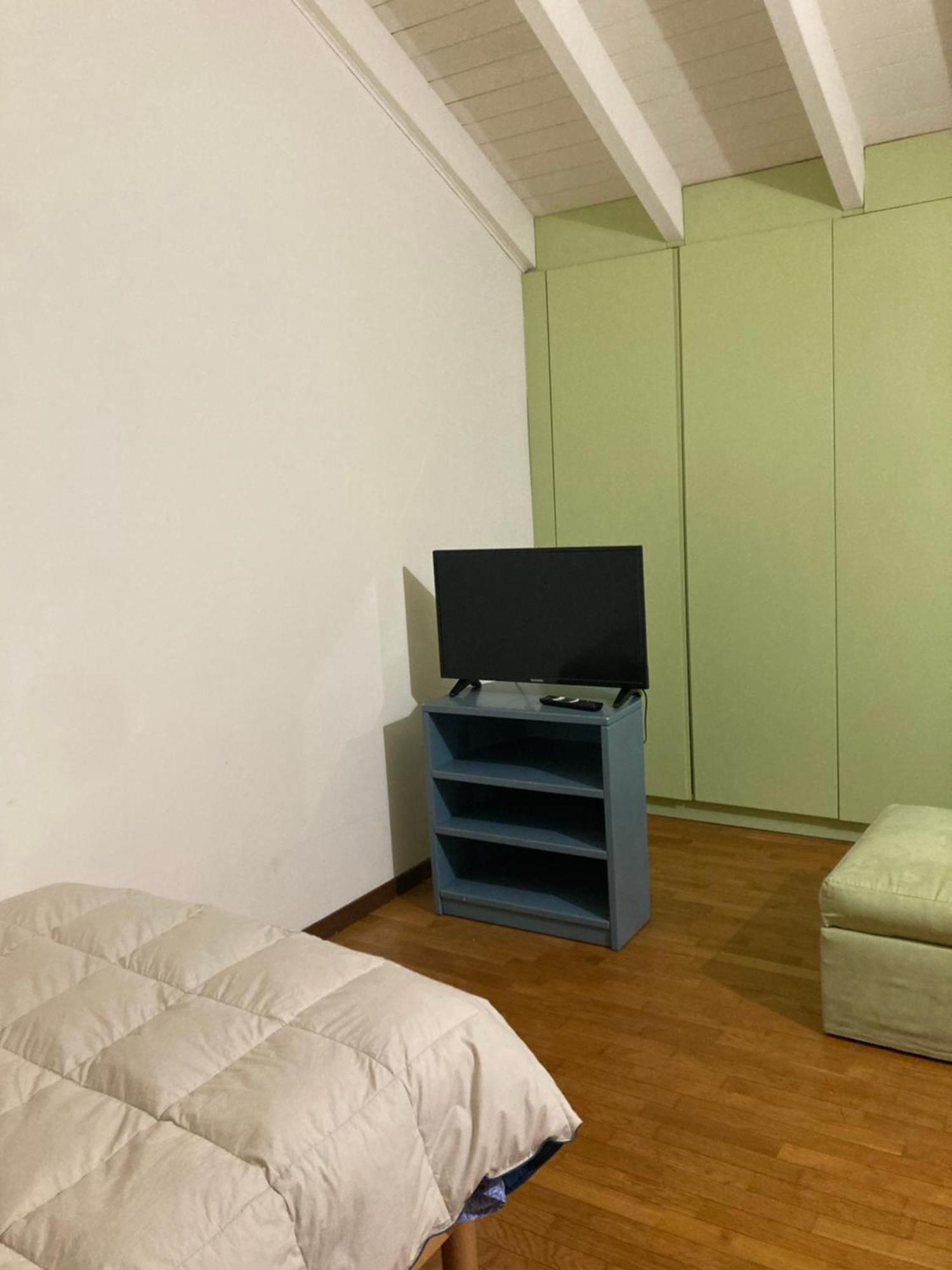 Alexis 2 Apartment Новара Екстериор снимка